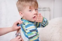 остър проявява