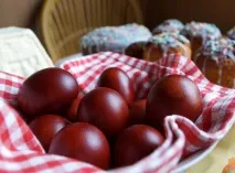 Пасхальні яйця фарбовані лушпинням цибулі - як фарбувати яйця в лушпинні цибулі, прості способи фарбовані