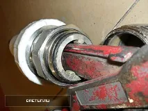 Як замінити батарею, Добродушний Сантехнік батарею