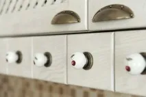 Комплектуючі для кухні та фурнітура для кухонних меблів фото, кращі виробники фурнітура