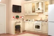 Кухня з вентиляційним коробом. коробом