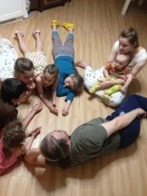 мене