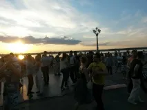 безкоштовний