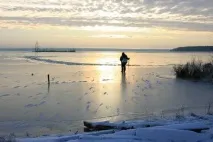 Перший лід у затоках затоках