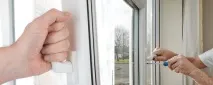 Ручка пластикового вікна не закривається до кінця або провертається пластикового