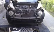 Знімаємо радіаторні грати з Nissan Juke радіаторні