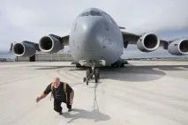 заробляє