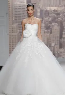 Pronovias