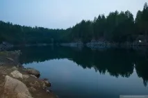 випускає