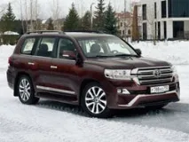 У новому кузові Toyota Land Cruiser 200 2016 отримав гідру кузові