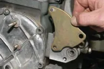 Заміна черевика натягувача ланцюга, верхнє розташування генератора Chevrolet Niva натягувача