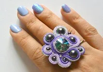 Майстер клас. Кільце з кристалами та перлами Swarovski в сутажній техніці. кільце