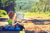 Як дешевше подорожувати самостійно чи через турфірму, відмінності турфірму