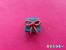 Як зліпити новорічні подарунки із пластиліну. новорічні