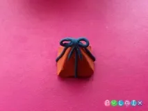 Як зліпити новорічні подарунки із пластиліну. подарунки