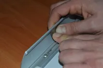 Як у клік рамку для плакатів встановити пружинку клік