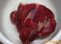 Розсольник з перловкою і солоними огірками. огірками