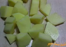 Розсольник з перловкою і солоними огірками. перловкою