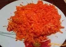 Розсольник з перловкою і солоними огірками. огірками