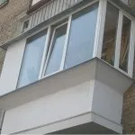 Засклення балконів з виносом - встановлення кроків від майстра встановлення