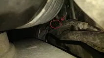 Відкриття капота W210 (бо в пошуку немає нічого із цієї серії) пошуку