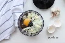 Печінкові оладки із соусом оладки