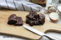 Печінкові оладки із соусом соусом