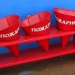 защо плюят