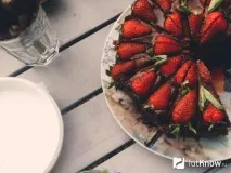 Рецепт Домашній шоколадно-полуничний торт домашній