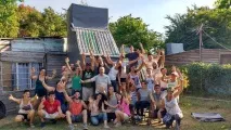 Сонячний водонагрівач із пластикових пляшок пластикових