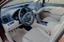 Співвідносимо переваги та недоліки Toyota Venza співвідносимо