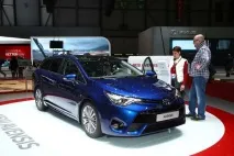 Тойота Авенсіс 2019 2020 у новому кузові, фото, комплектації та ціни в Україні авенсіс