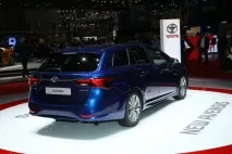 Тойота Авенсіс 2019 2020 у новому кузові, фото, комплектації та ціни в Україні авенсіс