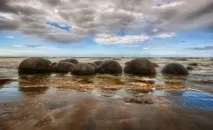 Валуни Моєраки, На краю світу моєраки