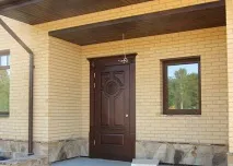 Вибираємо вхідні двері для заміського будинку вхідні