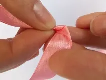 Вишивка стрічками скручена троянда, Марічка стрічками