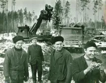 Виставка, присвячена становленню та розвитку Таїжного ліспромгоспу в Радянському районі Архів Югри становленню