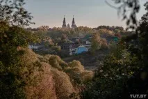 посетите причини
