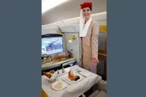 Авіаперевізники перестали годувати пасажирів гарячою їжею - українська газета перестали