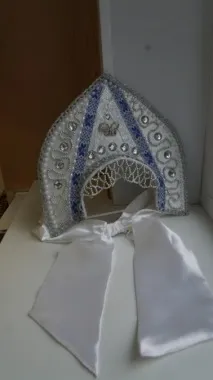 тайните кокошник