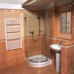 Душові кабіни в маленьких ваннах, переваги, недоліки, які бувають, функції, фото кабіни