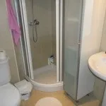 Душові кабіни в маленьких ваннах, переваги, недоліки, які бувають, функції, фото маленьких