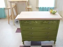 Ідея для кухні кухонний острів зі старих меблів острів
