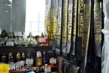 Яким є символічне значення похоронних жалобних стрічок, і що на них прийнято писати, Ритуальний символічне