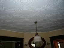 Як клеїти плитку на стелю клеїти