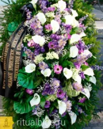 Яким є символічне значення похоронних жалобних стрічок, і що на них прийнято писати, Ритуальний стрічок
