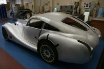 Як збирають автомобіль Morgan Aero 8, Як це зроблено збирають