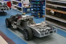 Як збирають автомобіль Morgan Aero 8, Як це зроблено збирають