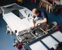 Як збирають автомобіль Morgan Aero 8, Як це зроблено збирають