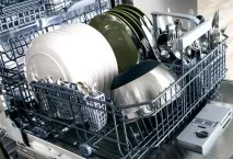 Скільки миється посуд у посудомийній машині миється